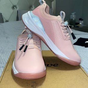 Clove Nursing shoes size 5